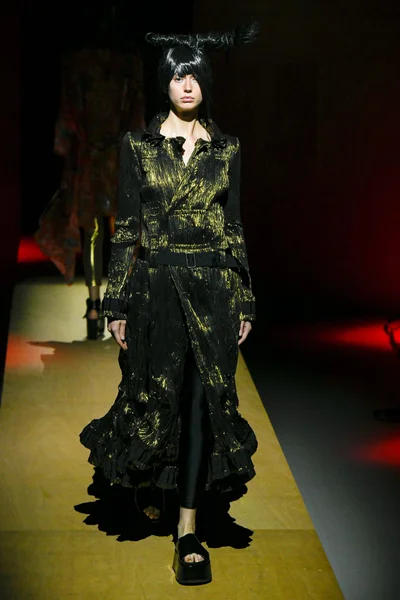Look 28